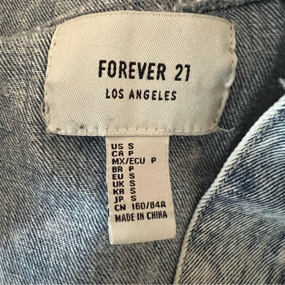 Forever 21 Blue/Denim Oversized Jean Jacket Size Small - Picture 6 of 7